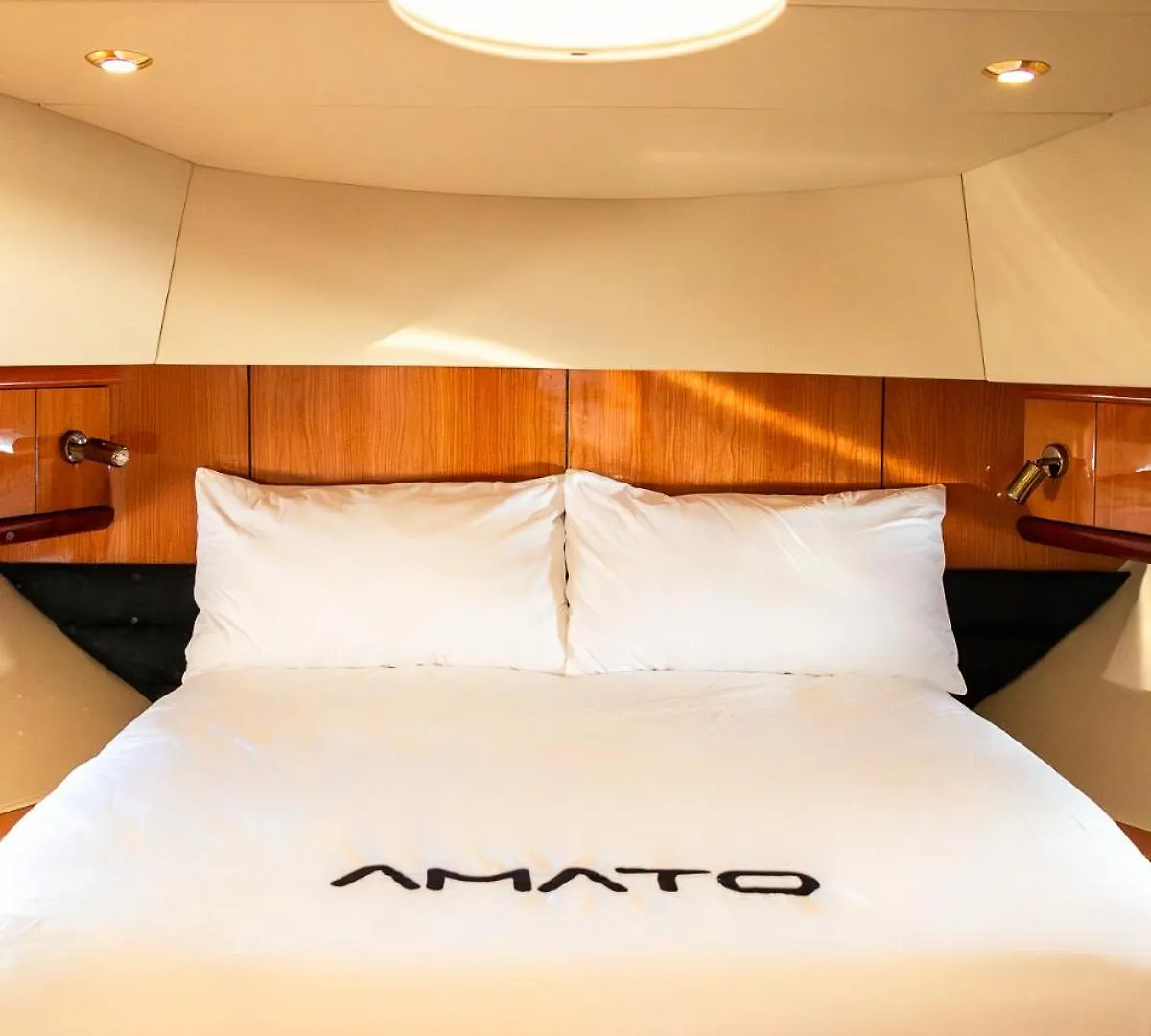 Luxury Yacht 