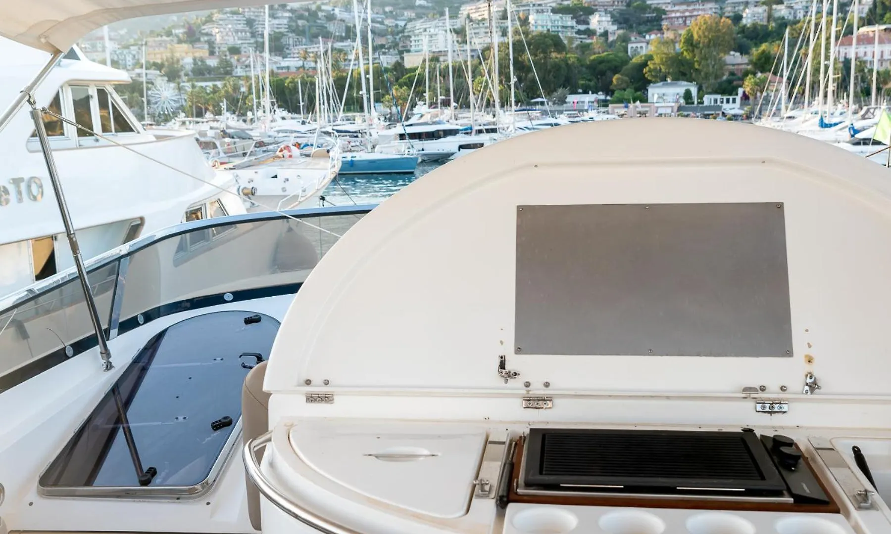 Luxury Yacht 